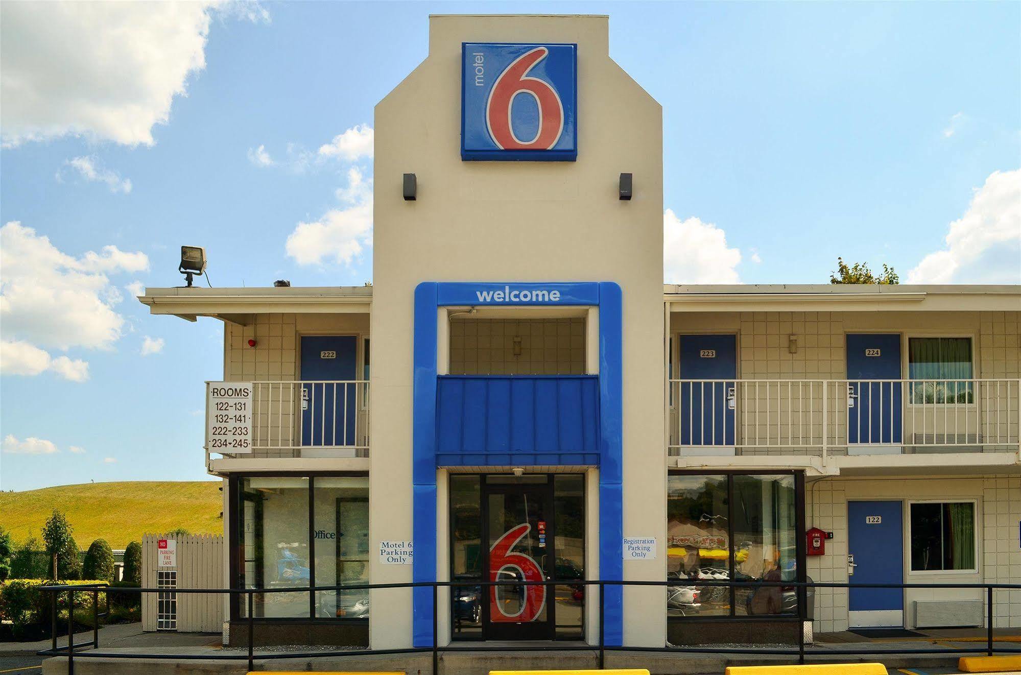 Motel 6 Boston South - Braintree Exteriör bild